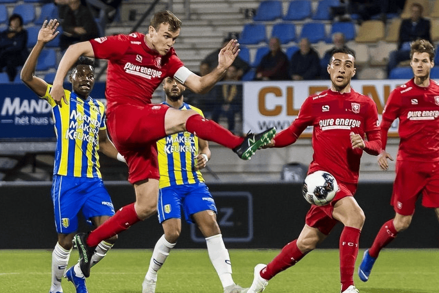 英雄联盟s15-关于赛地聚焦:荷甲赛前热度飙升;金州勇士防线松动;球迷炸锅;资深球员宣示担当的信息