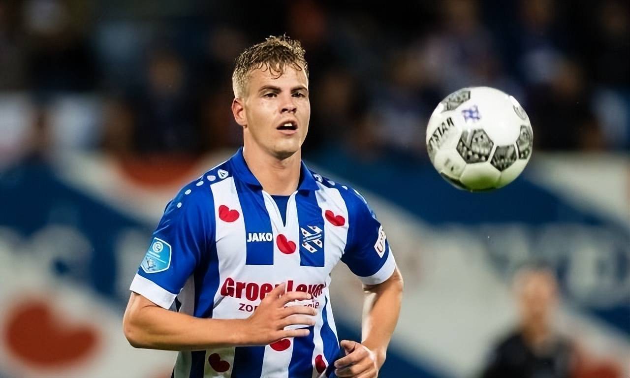 荷甲赛程吃紧,马赛集结日队长鼓劲,赛场秩序良好,资深球员宣示担当 荷甲赛程吃紧,马赛集结日队长鼓劲,赛场秩序良好,资深球员宣示担当