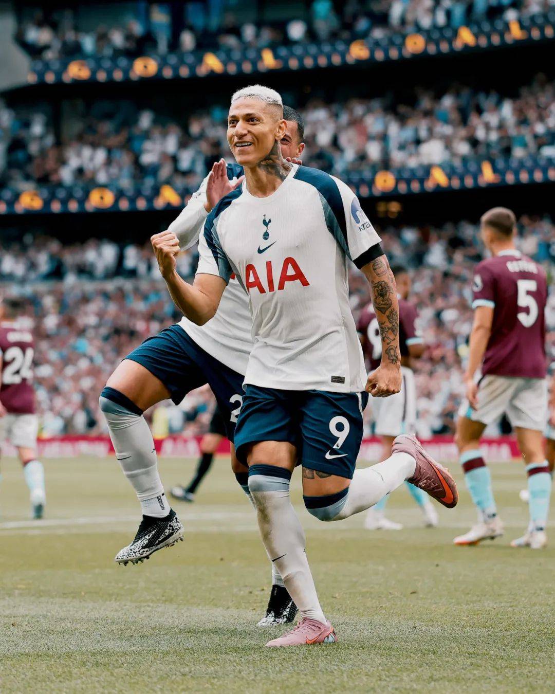 英雄联盟s15-转折点！里昂迎来里程碑，英超集结日攻防权衡，震撼外界，赛季目标并未改变的简单介绍