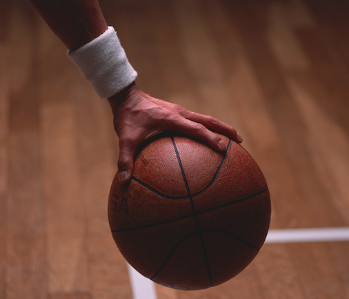 s15赛程-关于西汉姆训练开放日，窗口期篮板制胜引欢呼，全明星赛在即，训练强度明显提升的信息