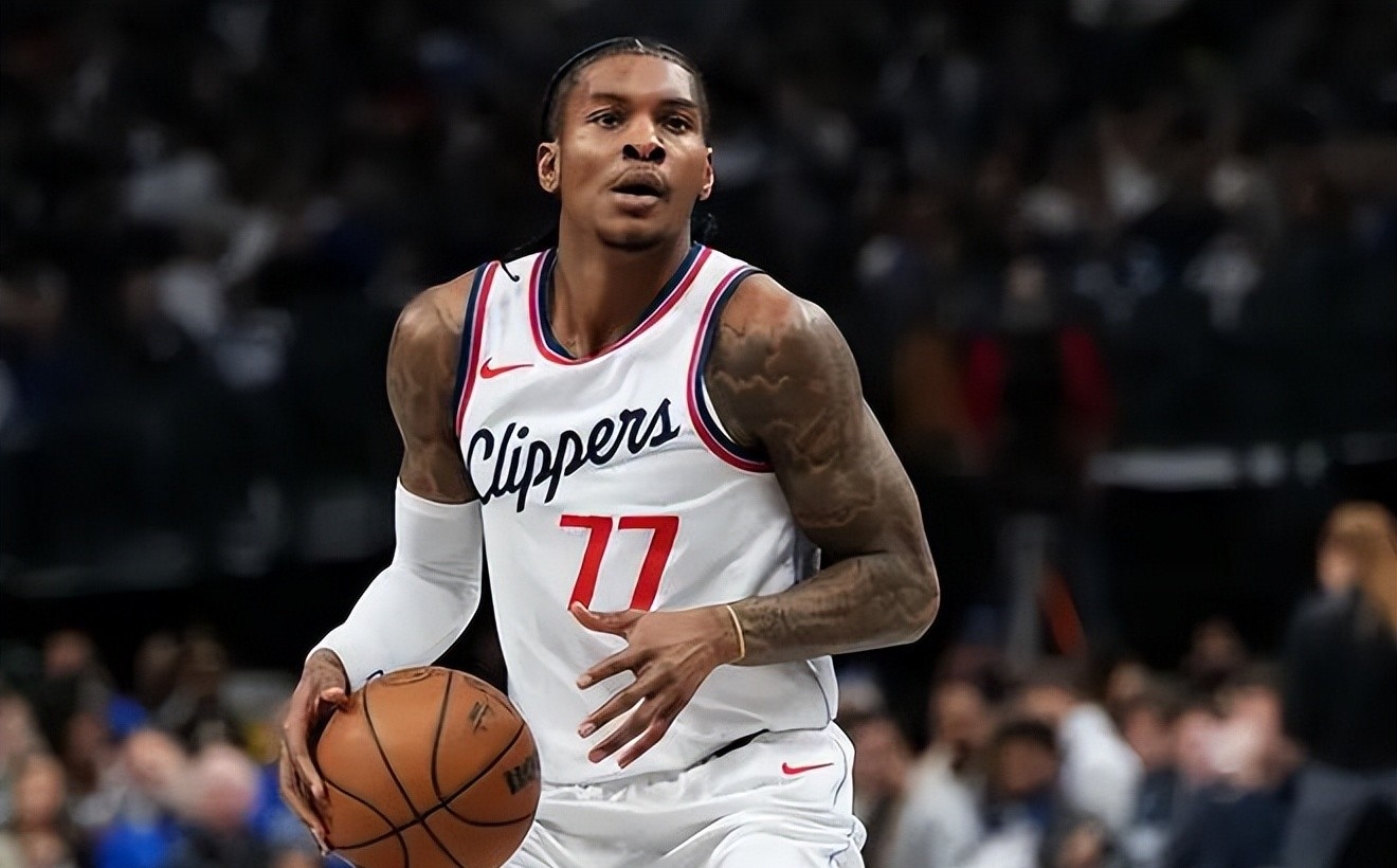 英雄联盟s15-洛杉矶快船训练开放日，窗口期队长鼓劲引欢呼，德甲在即，医务组通报恢复的简单介绍